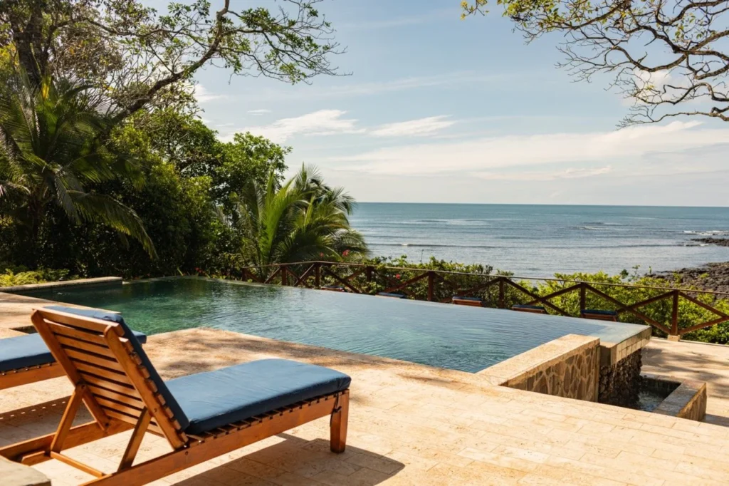 Guide to Waluaa Retreat Stays: Surf, Yoga & Wellness Experiences in Panama 9 HSC 5Large