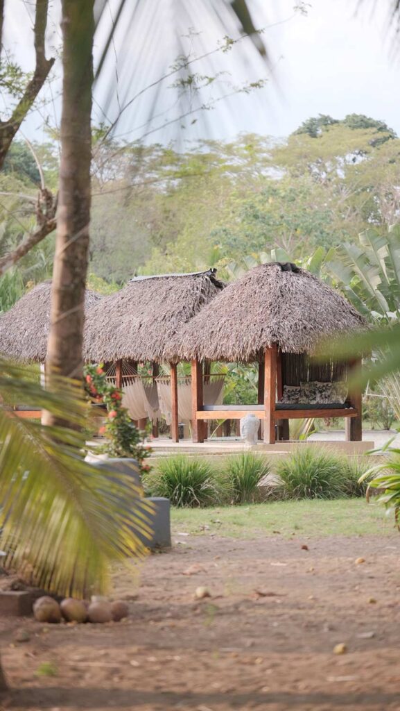 Beachfront Hideaway 33 Beachfront Hideaway WALUAA