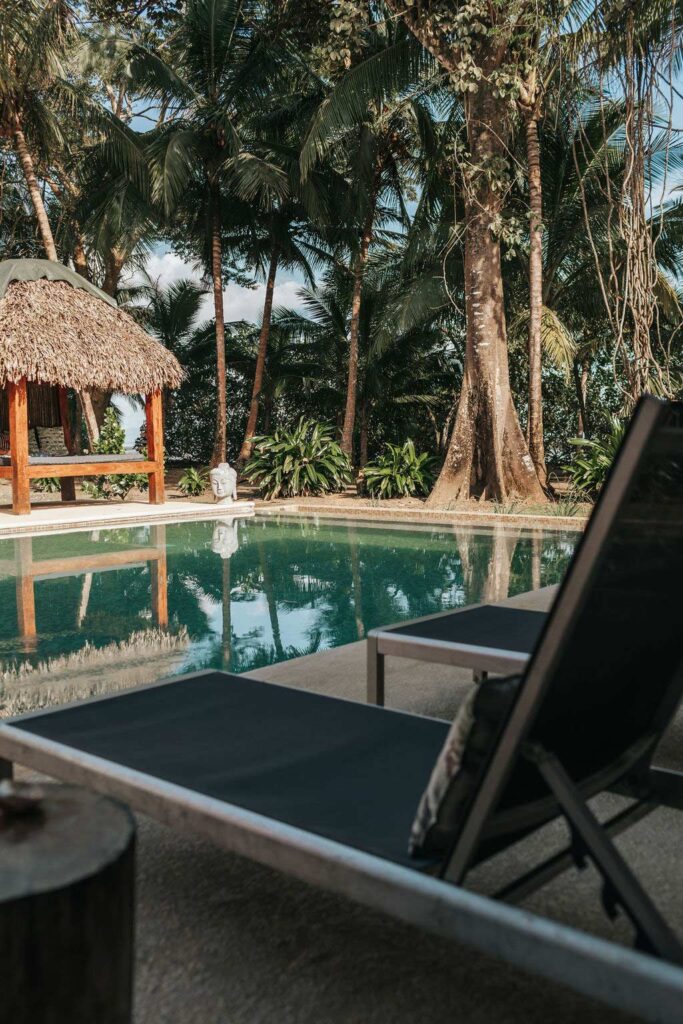 Locations 8 Beachfront hideaway pool 4