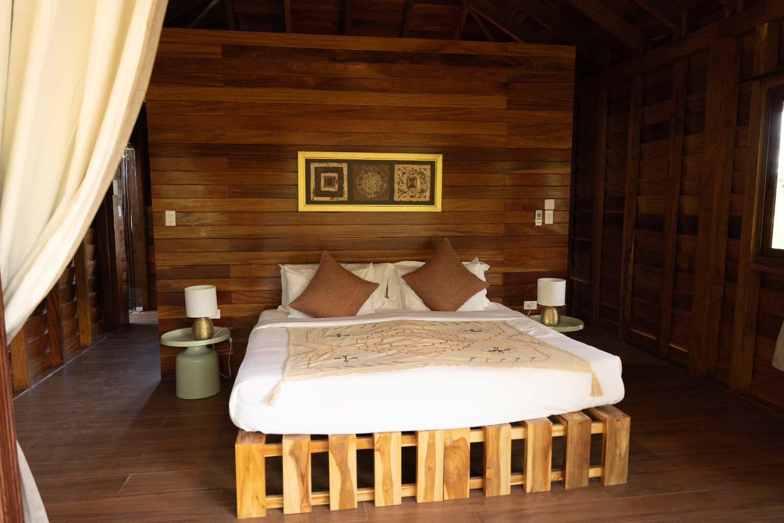 Beachfront Hideaway 16 Beachfront hideaway room