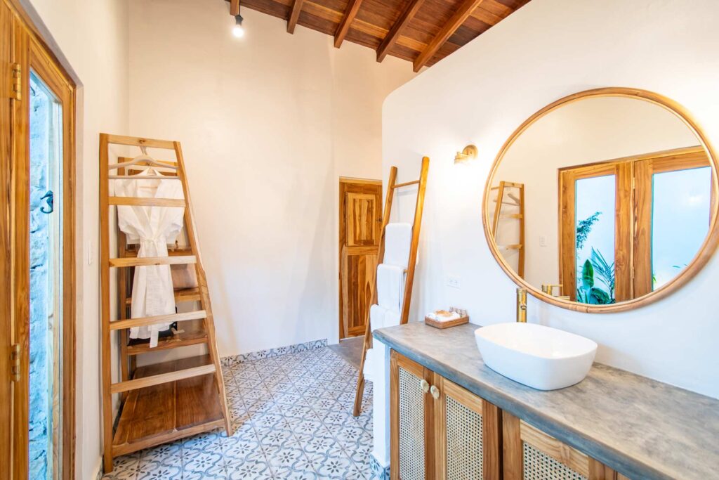 tropical villas Deluxe King Bathroom 1