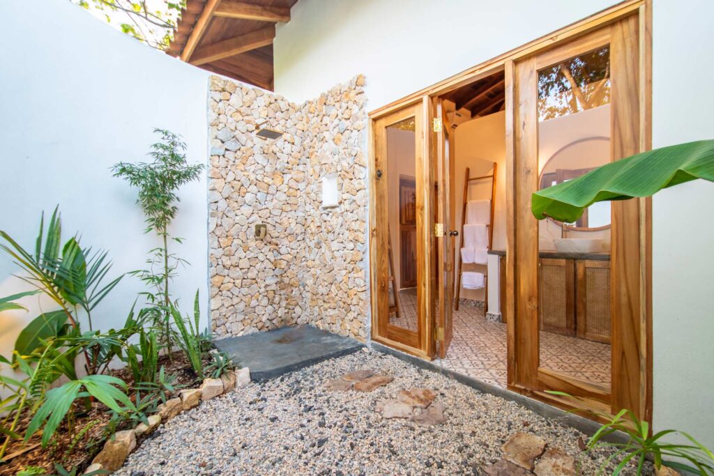 tropical villas Deluxe King Bathroom 2