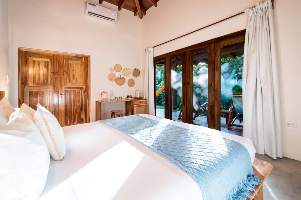 tropical villas Deluxe King Room 1