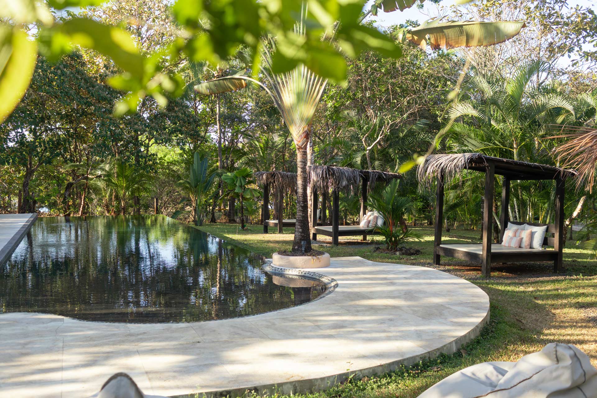 Yoga + Wellness 8 tropical villas VC pool 2