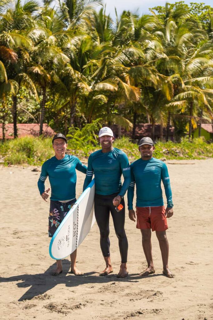 surf instructors waluaa team