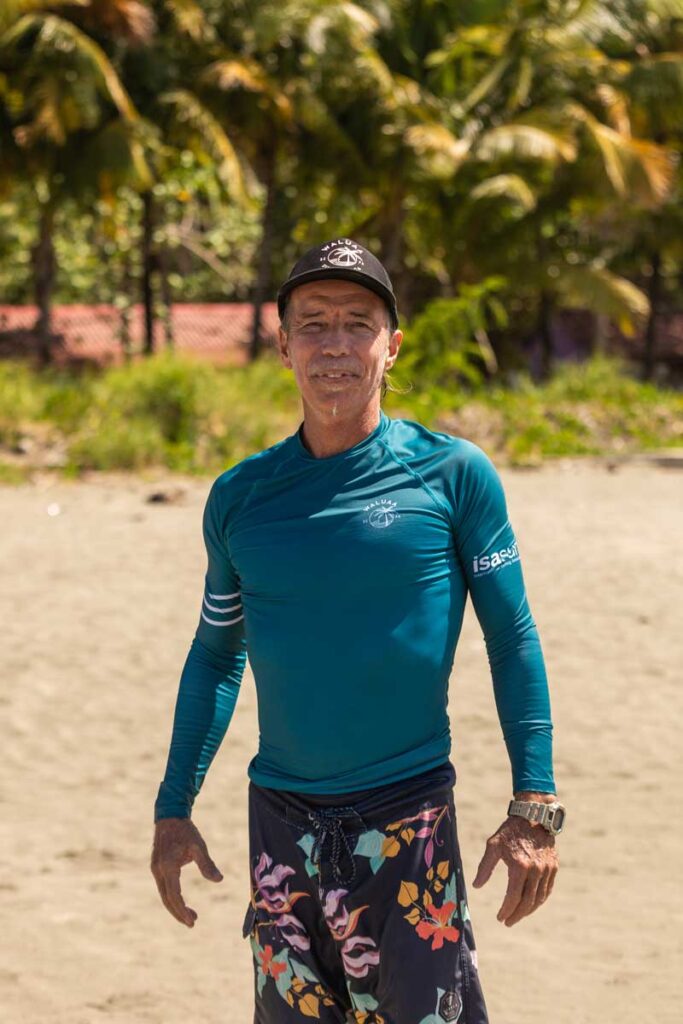 surf instructors waluaa team javier