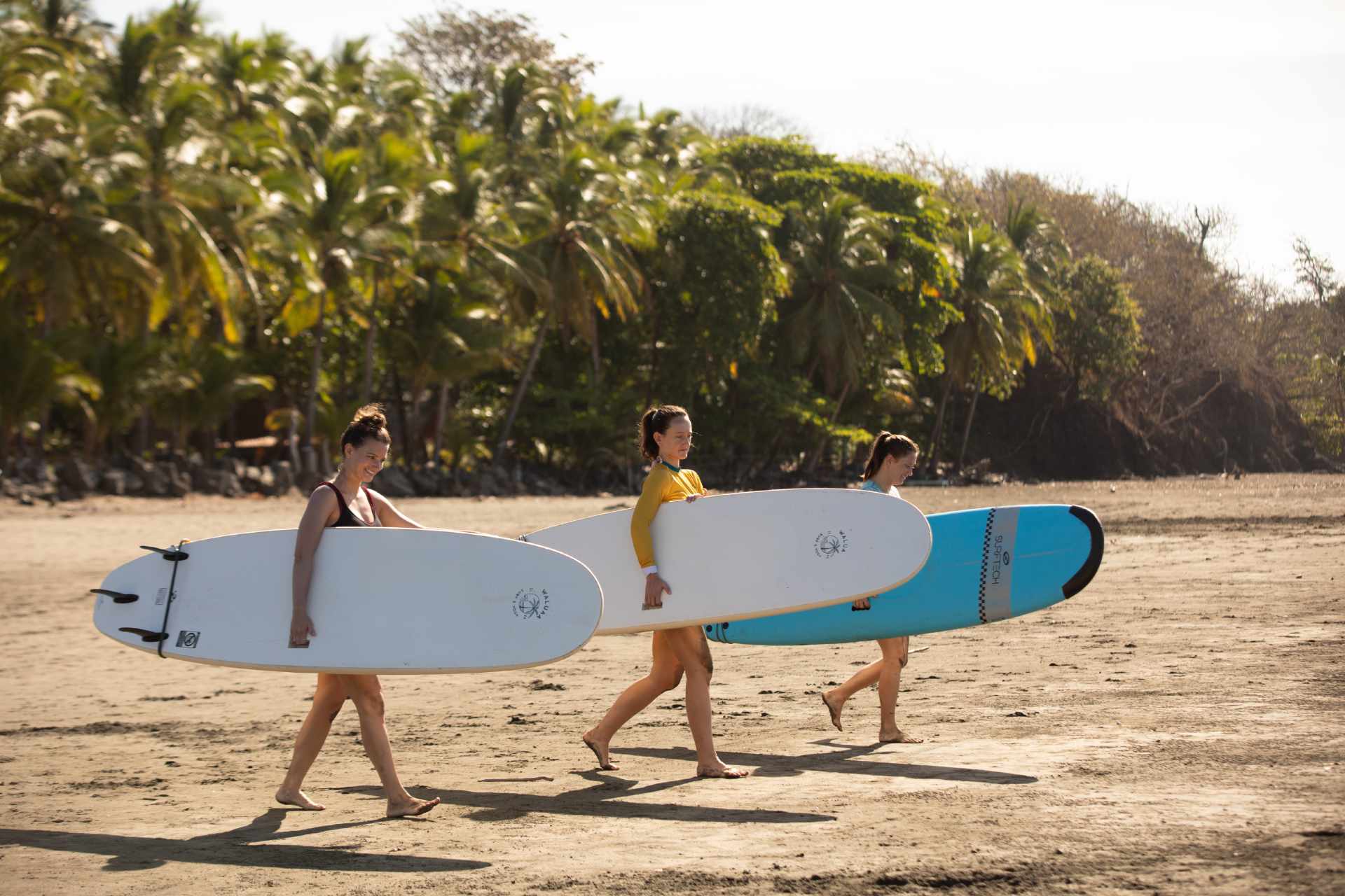Home 12 surf and yoga retreat panama
