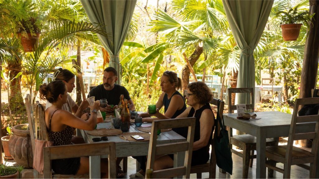 The Best Surf & Yoga Retreat for Couples: Why Shared Adventures Bring You Closer 3 couple meal surf retreat panama